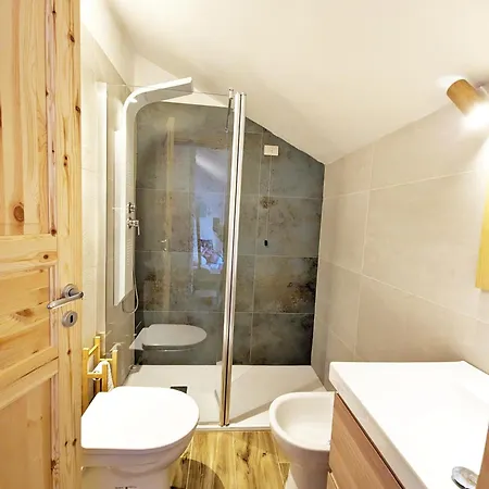 Holiday home Cascata In Centro Self Check-in Parcheggio Gratuito Coperto Branzi